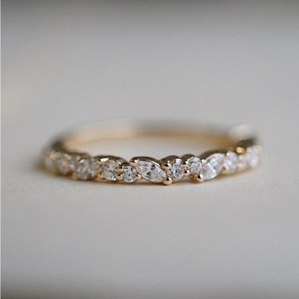 Wedding band - gold